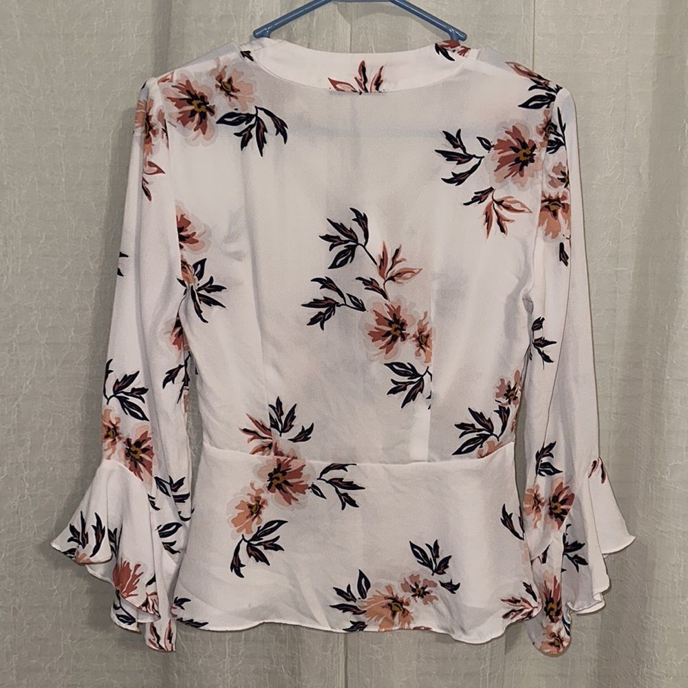 TOKITO 4 White Pink Navy Floral Button Front Bell Sleeve Peplum Tie Blouse - Picture 3 of 12